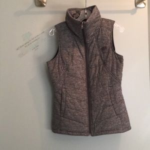North Face puffy-vest &Calvin Klein revers. scarf